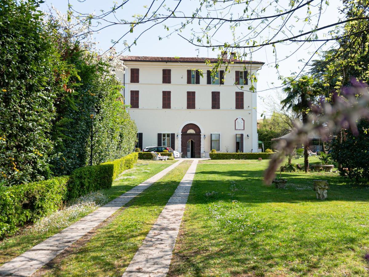 Suite & Apartment In Villa Del 1700 Gavardo Exterior foto